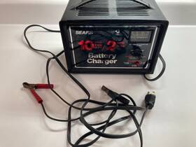 2871853 Sears 9871853 10/2 Amp - 6 And 12 Volt Manual Battery Charger Tested