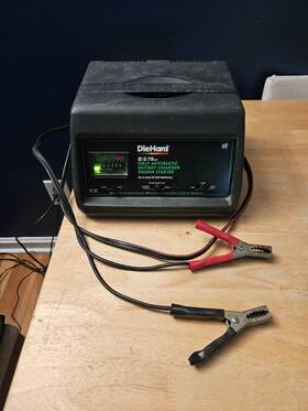598-198 Sears Roebuck And Co. Hoffman Estates Il 60179 U.s.a. Used Diehard 12/2/75 Amp Automatic Battery Charger Engine Starter