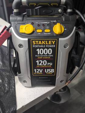1000a Stanley J5c99 Jump Starter