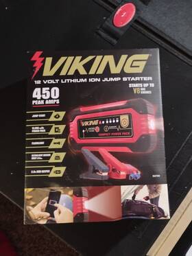 Item-56798 Viking 12 Volt Lithium Ion Jump Starter